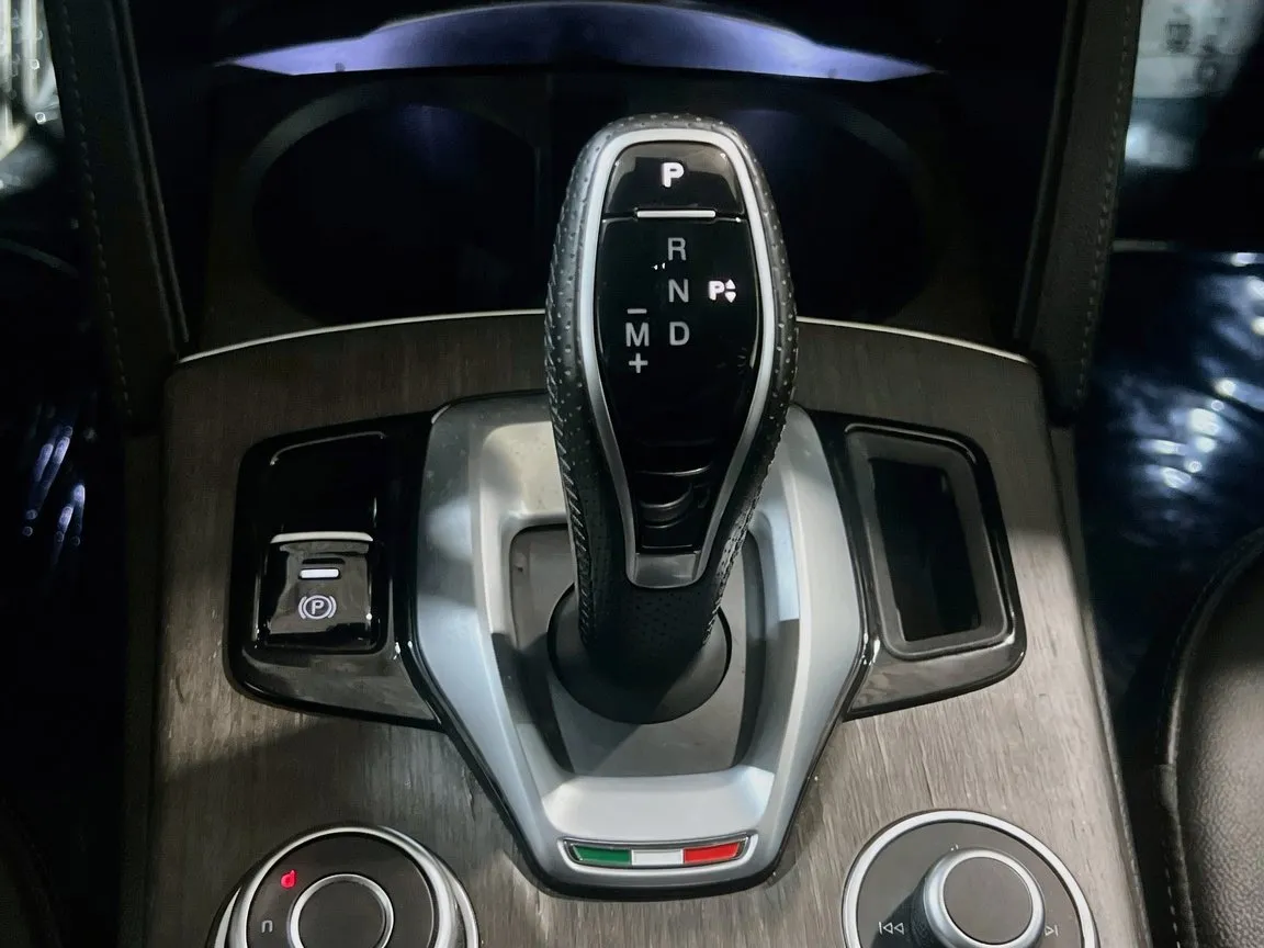 2022 Alfa Romeo Stelvio Ti - Photo 13