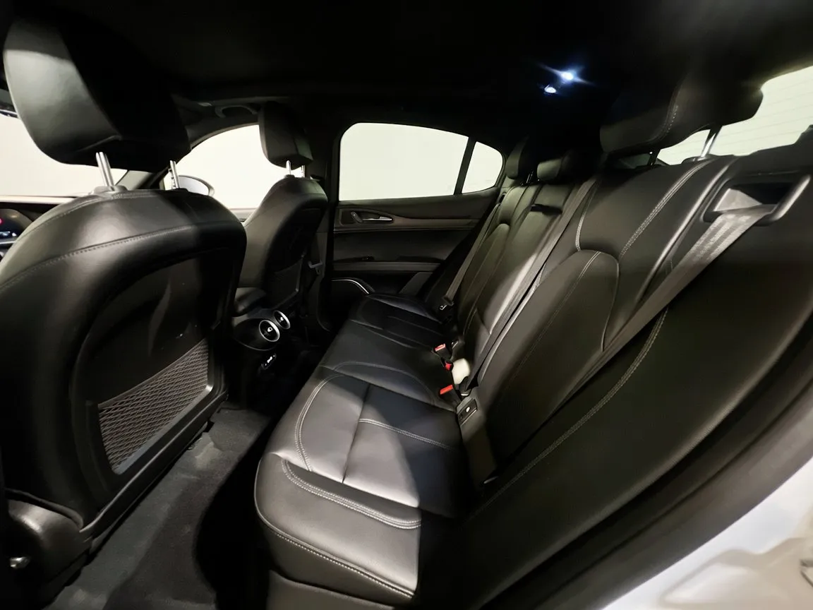 2022 Alfa Romeo Stelvio Ti - Photo 19