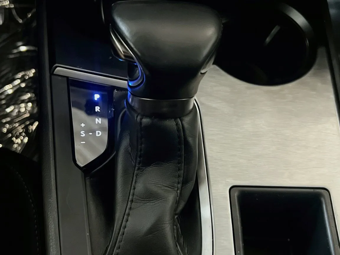 2023 Lexus UX Hybrid 250h - Photo 12