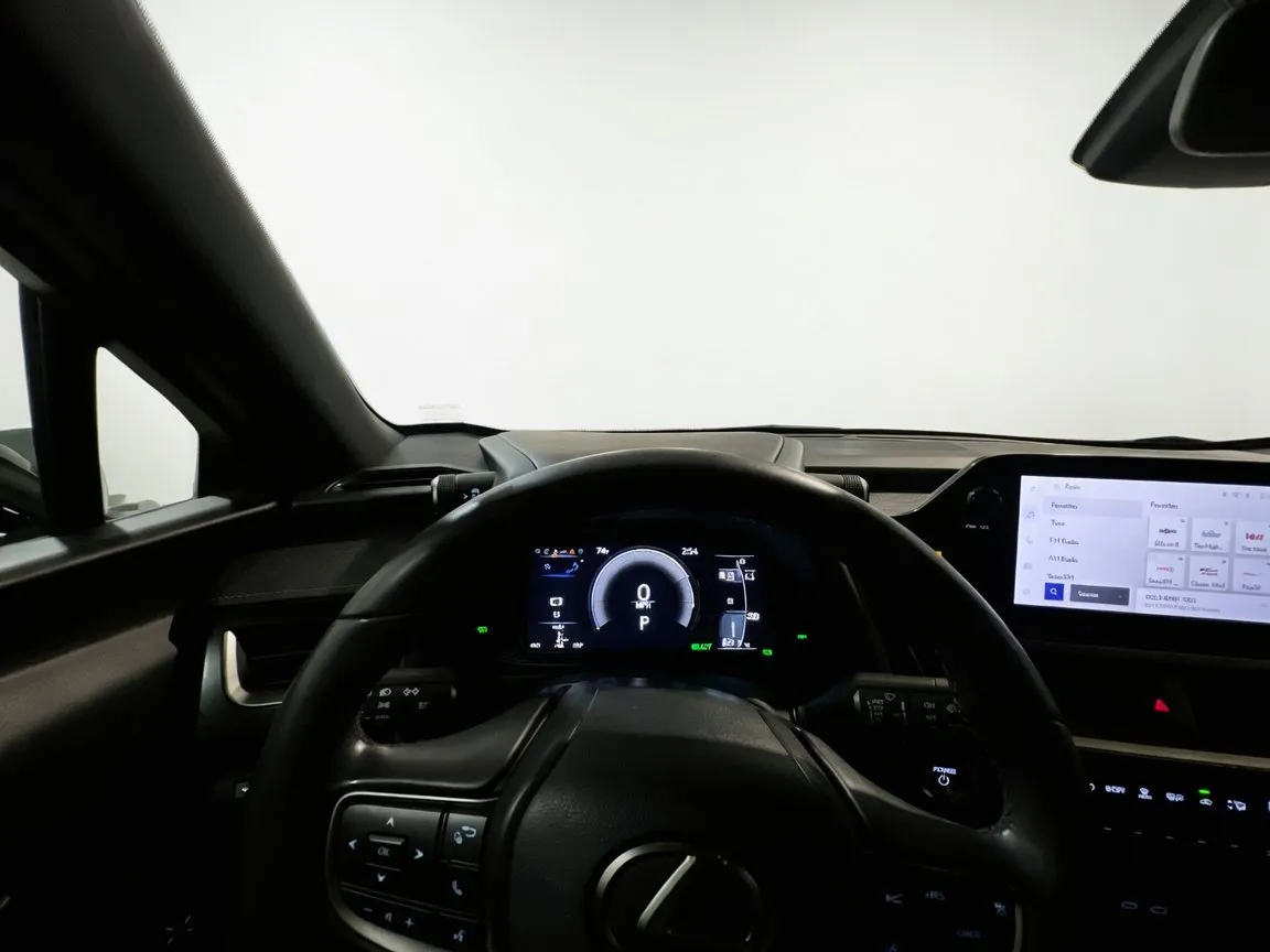 2023 Lexus UX Hybrid 250h - Photo 7