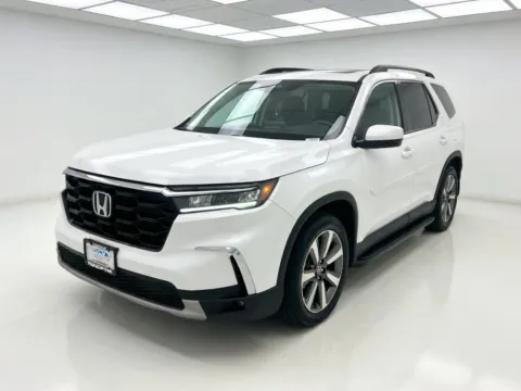 White 2023 Honda Pilot Touring for sale in Chandler, AZ