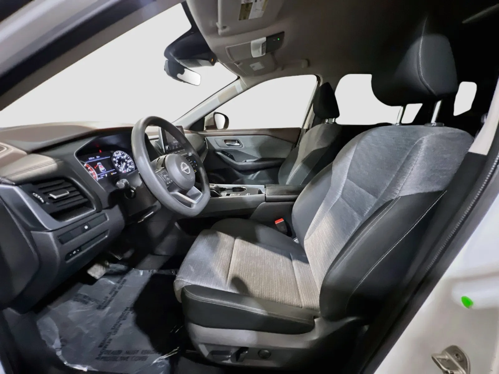 2023 Nissan Rogue SV - Photo 14