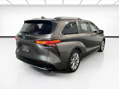 More photos of 2021 Toyota Sienna Platinum at STG Auto Group of Chandler, AZ