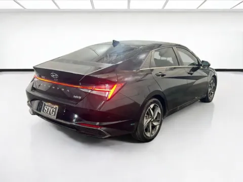More photos of 2021 Hyundai Elantra Hybrid Limited at STG Auto Group of Chandler, AZ
