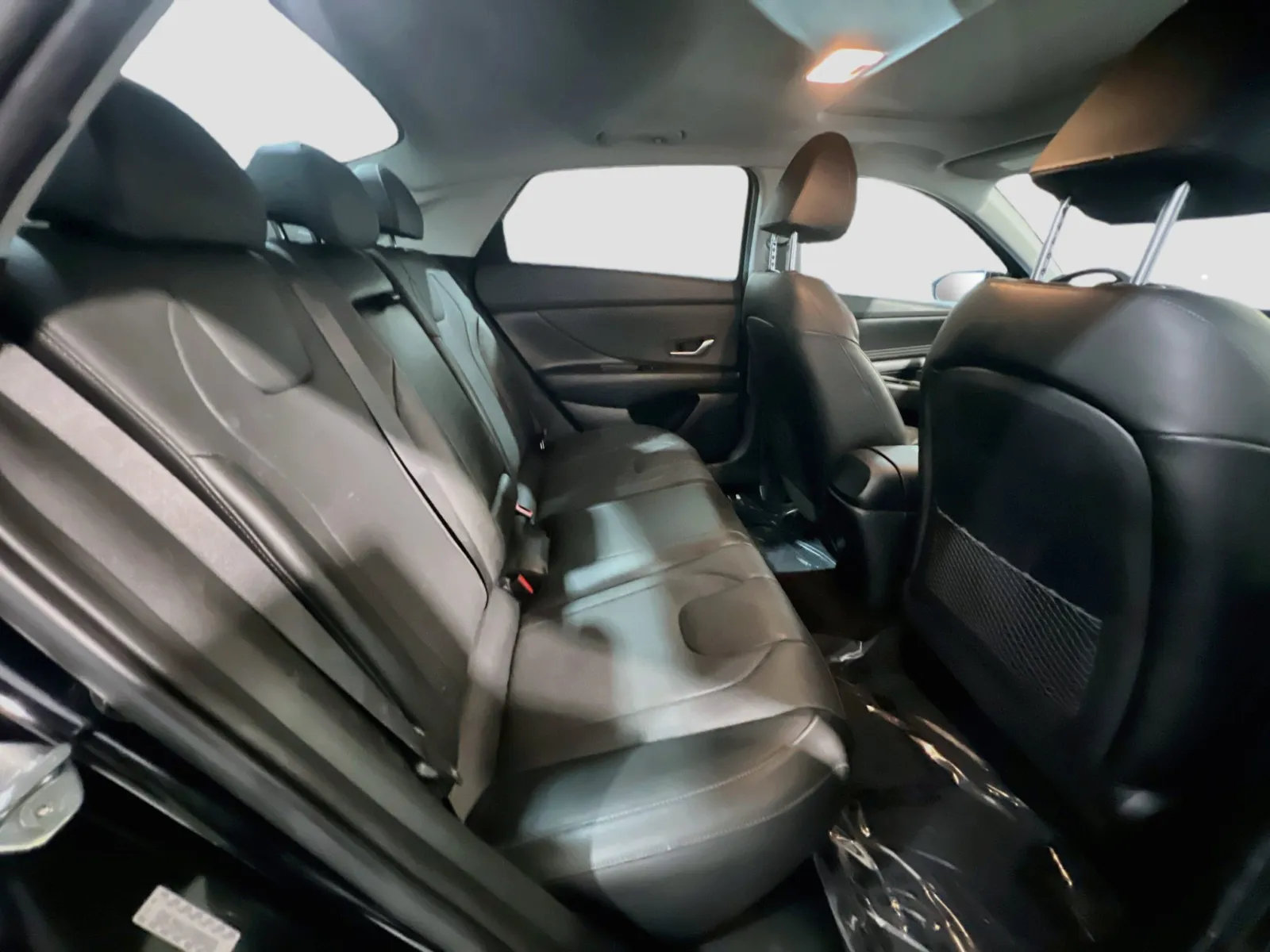 2021 Hyundai Elantra Limited - Photo 21