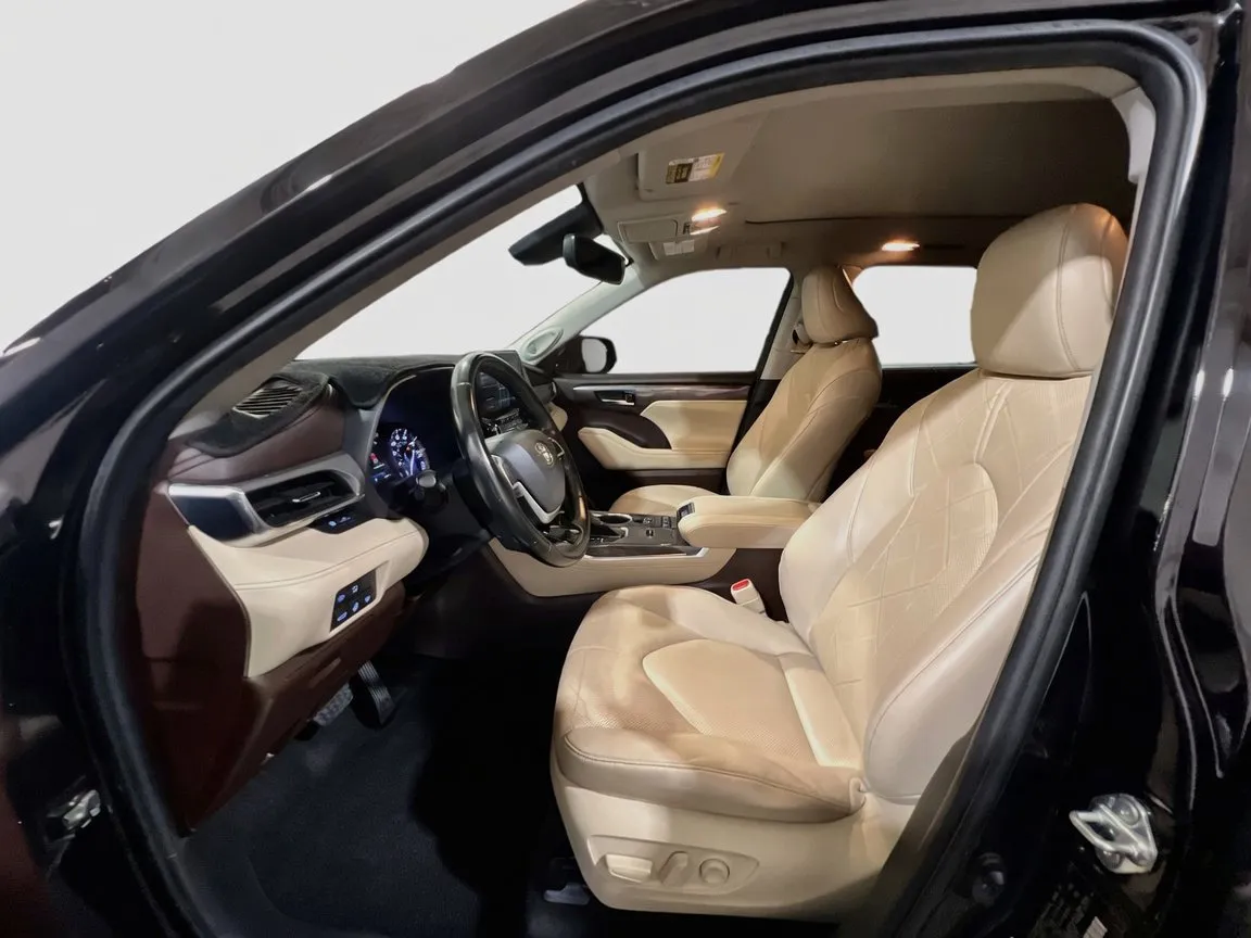 2022 Toyota Highlander Platinum - Photo 16