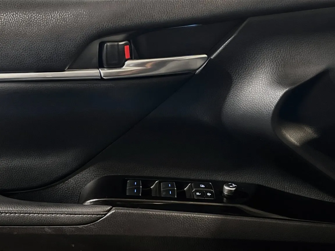 2023 Toyota Camry XSE - Photo 14