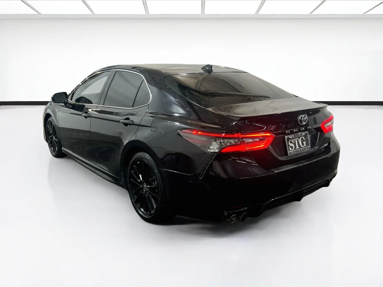 2023 Toyota Camry XSE - Photo 6