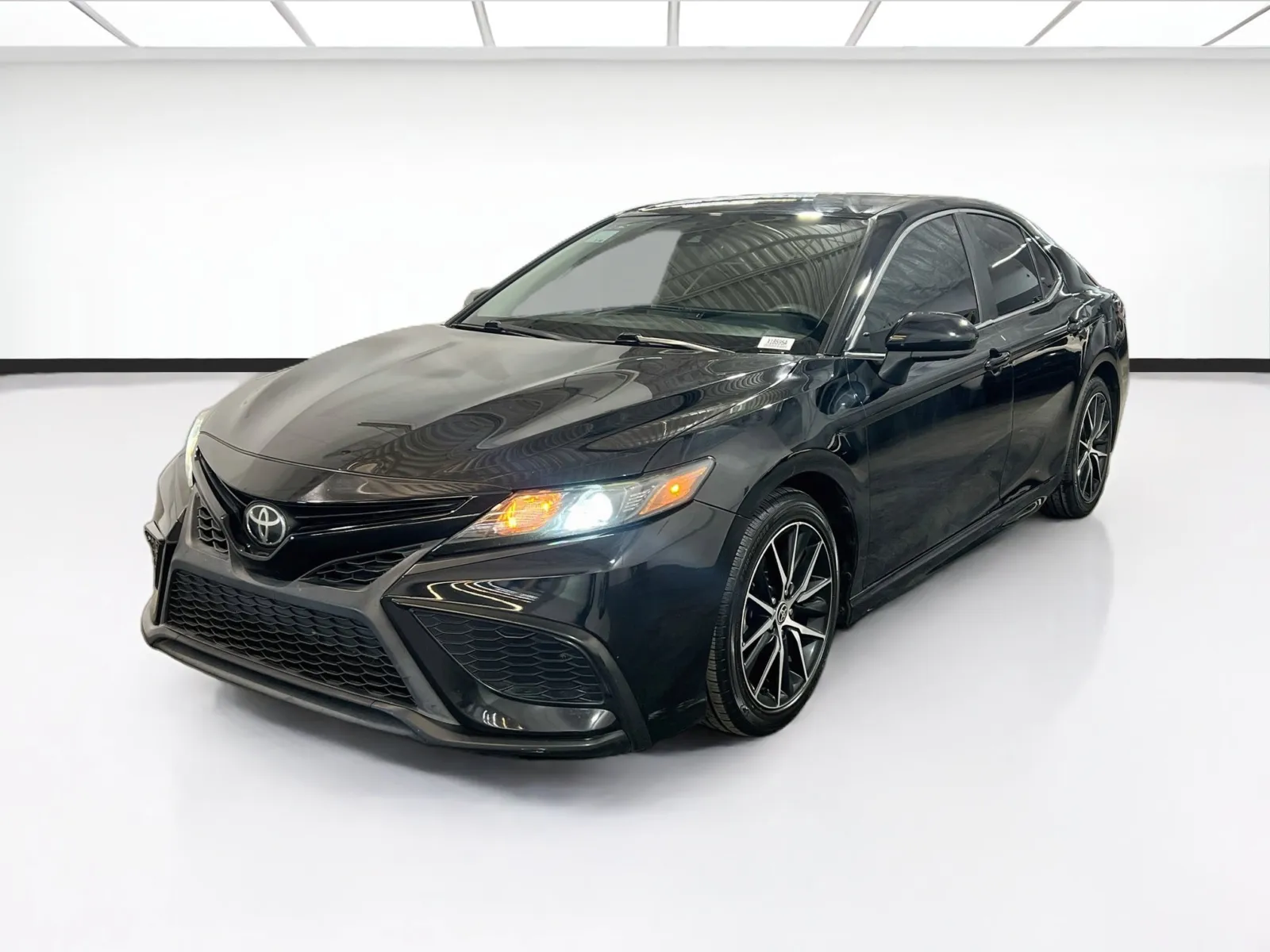 Black 2021 Toyota Camry SE for sale in Chandler, AZ