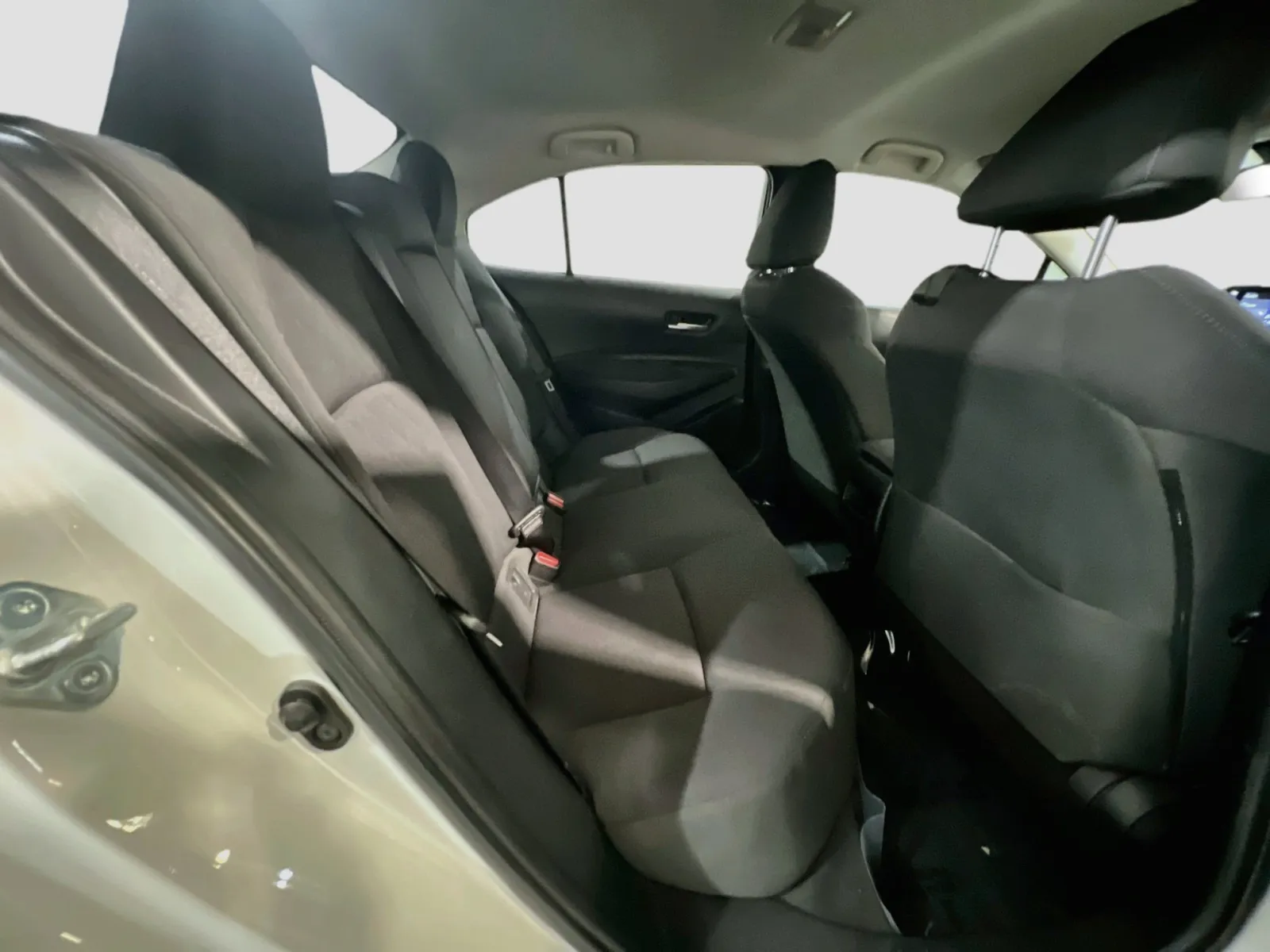 2020 Toyota Corolla LE - Photo 18