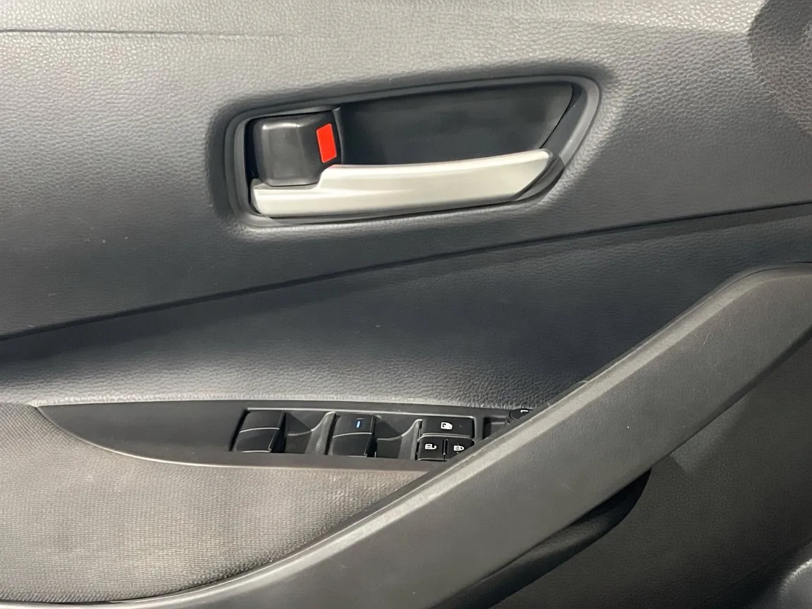 2020 Toyota Corolla LE - Photo 13