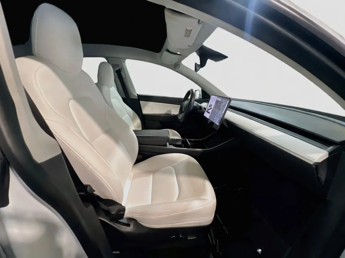 2021 Tesla Model Y Long Range - Photo 21