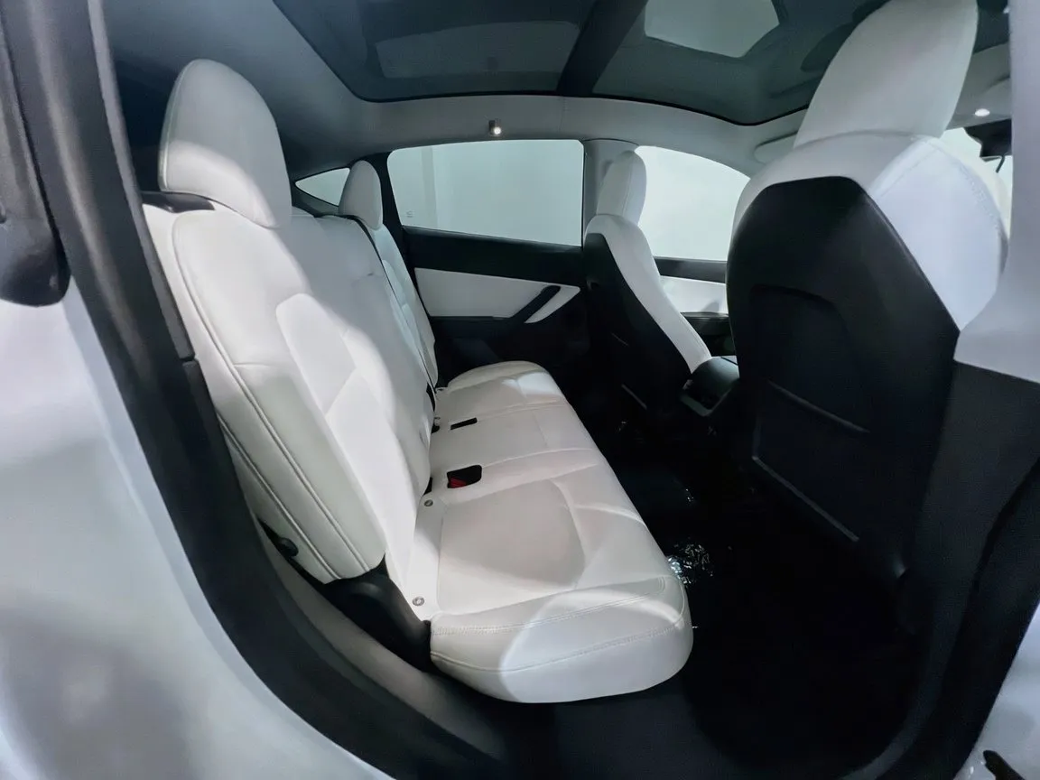 2021 Tesla Model Y Long Range - Photo 20