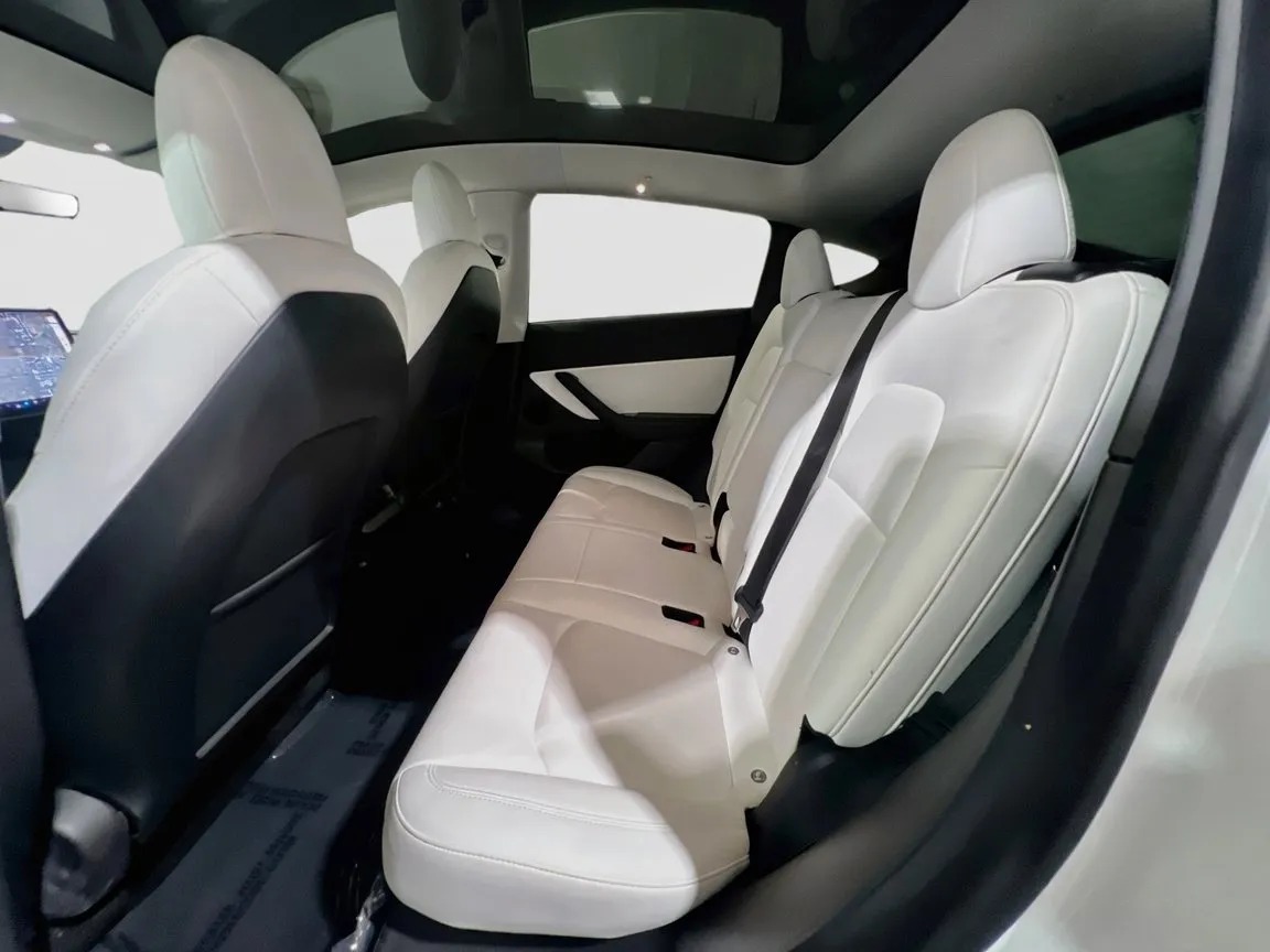 2021 Tesla Model Y Long Range - Photo 17