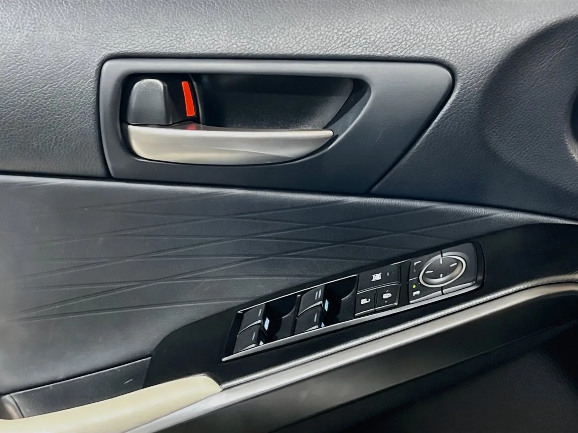2021 Lexus IS 350 F SPORT - Photo 14