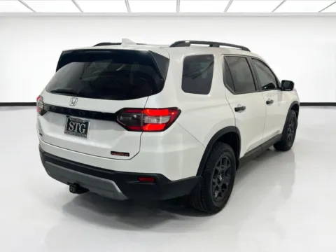 More photos of 2025 Honda Pilot TrailSport at STG Auto Group of Chandler, AZ