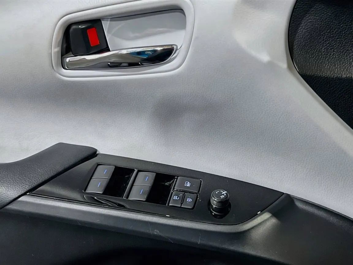2020 Toyota Prius Prime XLE - Photo 14