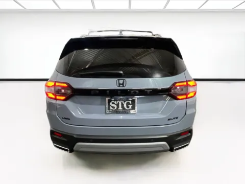 More photos of 2023 Honda Pilot Elite at STG Auto Group of Chandler, AZ