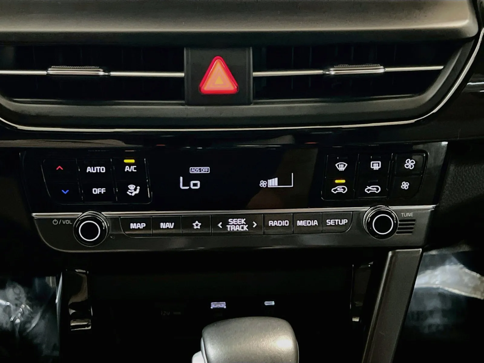 2024 Kia Seltos S - Photo 12