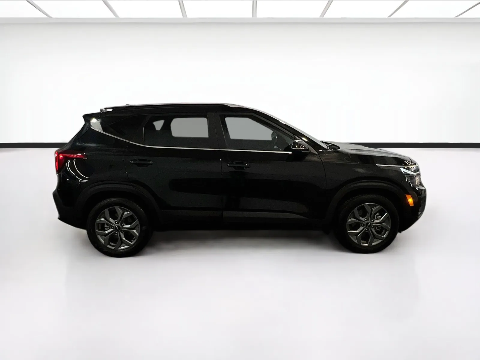 2024 Kia Seltos S - Photo 24