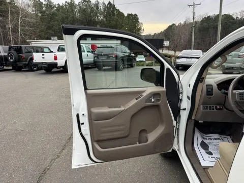 More photos of 2016 Nissan Frontier SV at Premier Auto Group, NC