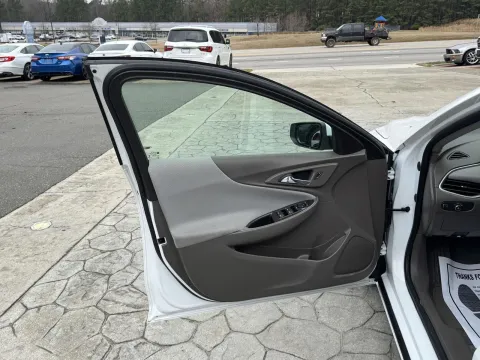 More photos of 2022 Chevrolet Malibu LT at Premier Auto Group, NC