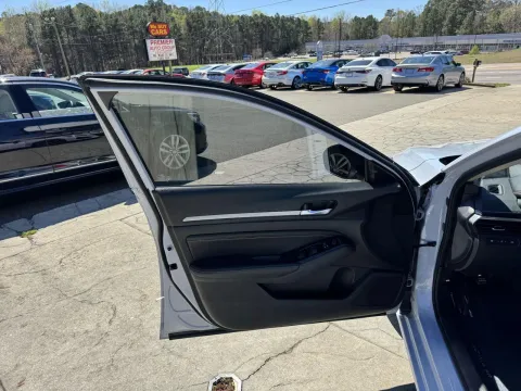 More photos of 2023 Nissan Altima 2.5 SR at Premier Auto Group, NC
