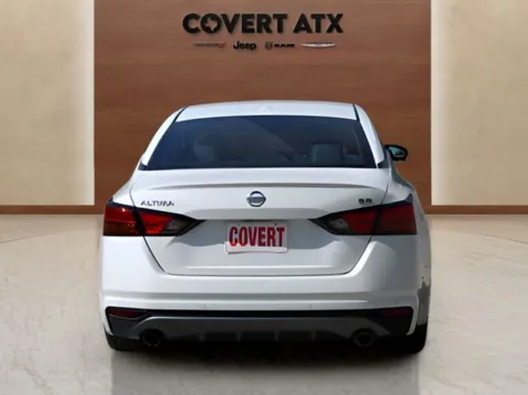 More photos of 2020 Nissan Altima 2.5 SR at Covert Chrysler Dodge Jeep Ram, TX