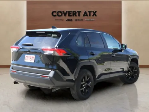 More photos of 2022 Toyota RAV4 LE at Covert Chrysler Dodge Jeep Ram, TX