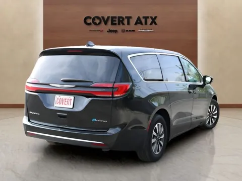 More photos of 2024 Chrysler Pacifica Hybrid Select at Covert Chrysler Dodge Jeep Ram, TX
