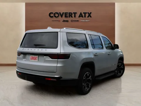 More photos of 2022 Jeep Wagoneer Series III at Covert Chrysler Dodge Jeep Ram, TX