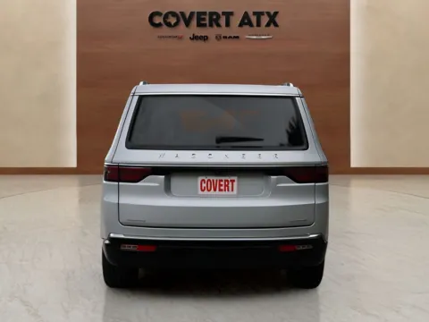 More photos of 2022 Jeep Wagoneer Series III at Covert Chrysler Dodge Jeep Ram, TX