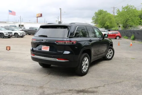 More photos of 2023 Jeep Grand Cherokee Limited at Covert Chrysler Dodge Jeep Ram, TX