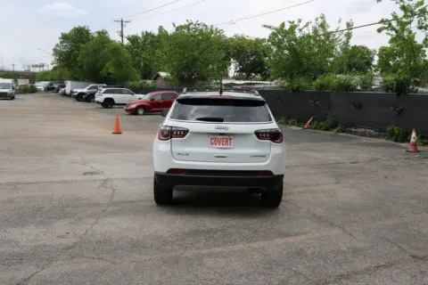 More photos of 2022 Jeep Compass Limited at Covert Chrysler Dodge Jeep Ram, TX