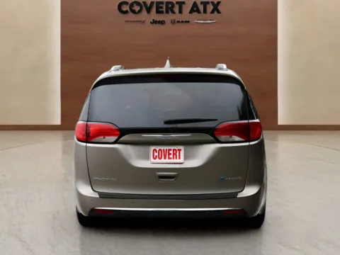 More photos of 2018 Chrysler Pacifica Hybrid Limited at Covert Chrysler Dodge Jeep Ram, TX