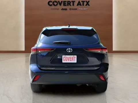 More photos of 2025 Toyota Highlander LE at Covert Chrysler Dodge Jeep Ram, TX