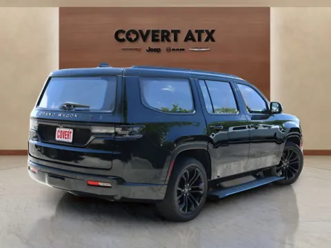 More photos of 2022 Jeep Grand Wagoneer Series II at Covert Chrysler Dodge Jeep Ram, TX