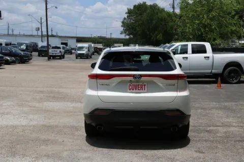 More photos of 2021 Toyota Venza LE at Covert Chrysler Dodge Jeep Ram, TX