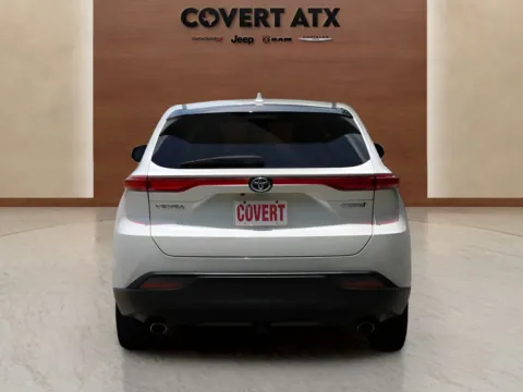 More photos of 2021 Toyota Venza LE at Covert Chrysler Dodge Jeep Ram, TX