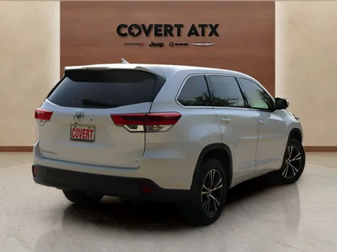 More photos of 2018 Toyota Highlander LE Plus at Covert Chrysler Dodge Jeep Ram, TX