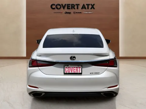 More photos of 2019 Lexus ES 350 at Covert Chrysler Dodge Jeep Ram, TX