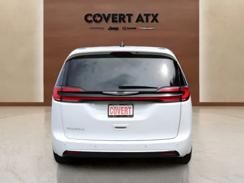 More photos of 2025 Chrysler Pacifica Select at Covert Chrysler Dodge Jeep Ram, TX
