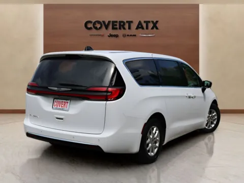More photos of 2025 Chrysler Pacifica Select at Covert Chrysler Dodge Jeep Ram, TX