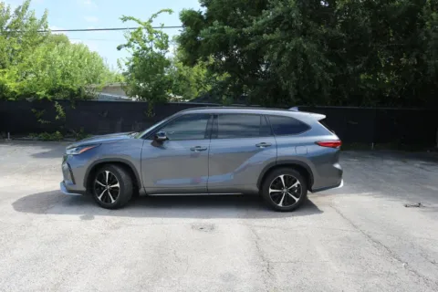 Photos of 2021 Toyota Highlander XSE for sale in Austin, TX at Covert Chrysler Dodge Jeep Ram