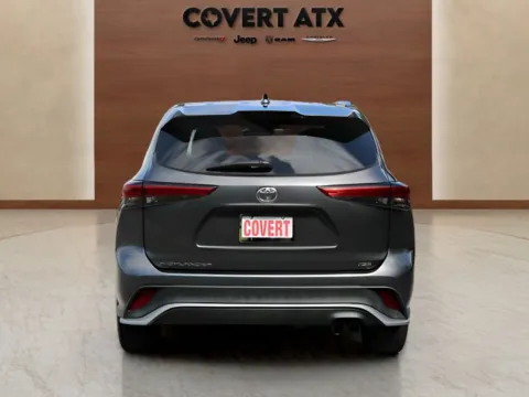 More photos of 2021 Toyota Highlander XSE at Covert Chrysler Dodge Jeep Ram, TX