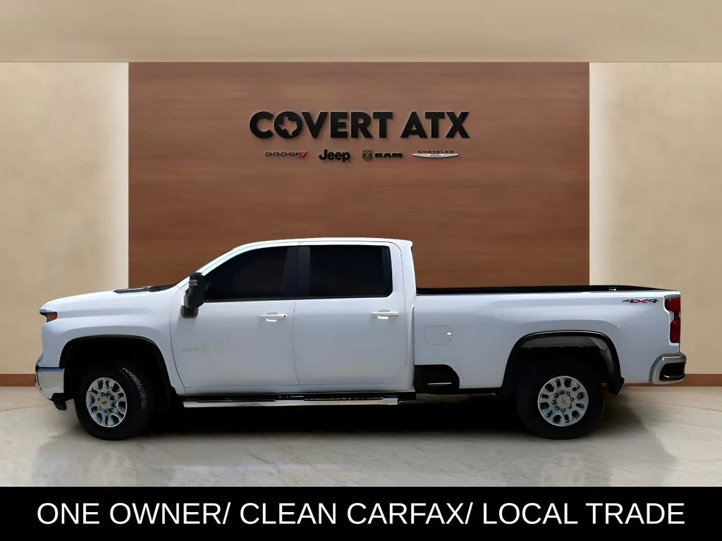 Chevrolet Silverado photo 2