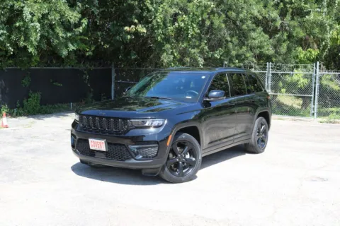 Black 2023 Jeep Grand Cherokee Altitude for sale in Austin, TX