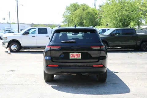 More photos of 2023 Jeep Grand Cherokee Altitude at Covert Chrysler Dodge Jeep Ram, TX