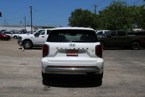 More photos of 2024 Hyundai Palisade Calligraphy at Covert Chrysler Dodge Jeep Ram, TX