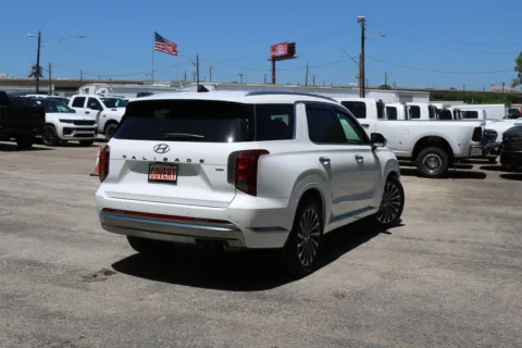 More photos of 2024 Hyundai Palisade Calligraphy at Covert Chrysler Dodge Jeep Ram, TX